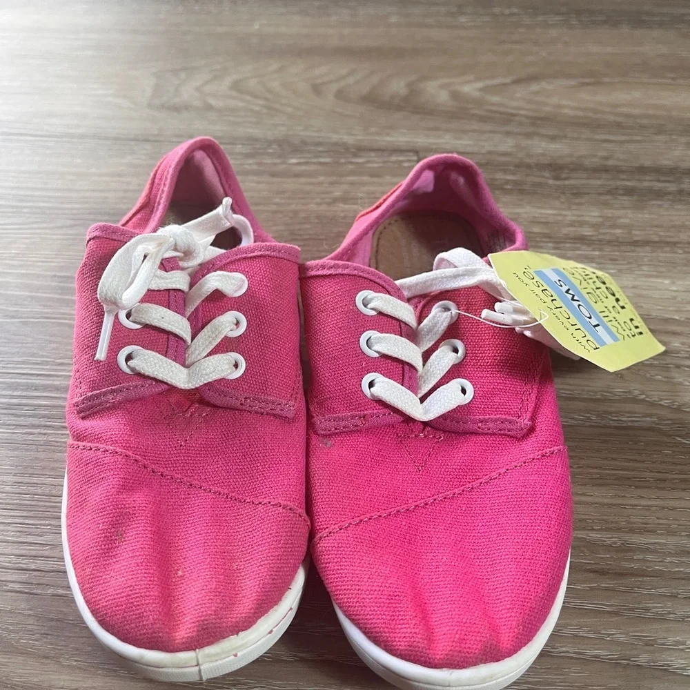 Toms Pink and White Canvas Sneakers New 13.5